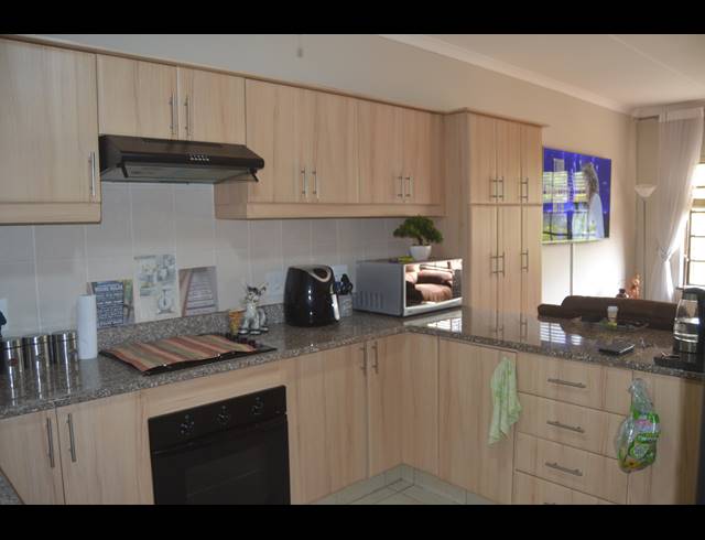 2 BEDROOM APARTMENT FOR SALE IN SCOTTBURGH CENTRAL